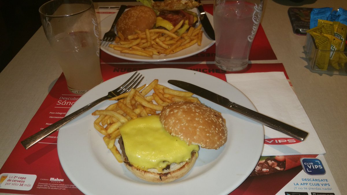 silviasanjuan's tweet photo. Lo prometido es deuda.. pagando mi deuda en @VIPS #ZGZA #pagoenespecie #comida10 https://t.co/kqhOZC9RHp