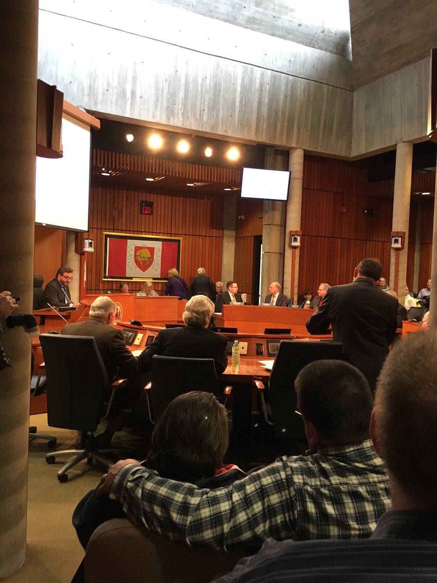 scottsimmons62's tweet photo. Here we go. Brantford City Council meeting. #savearrowdale https://t.co/xzoUe9cq4Z