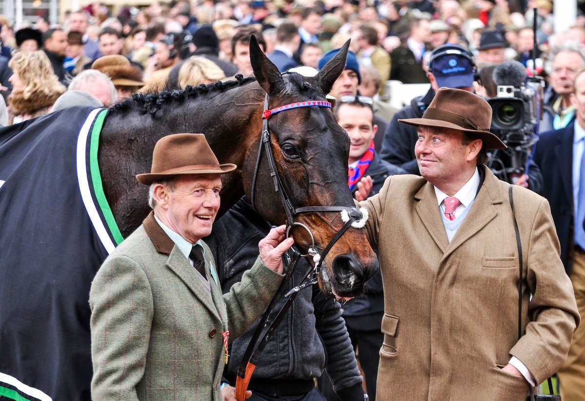 mjyharris's tweet image. A very emotional NJH with Sprinter after the Queen Mother Champion Chase
@camillahendo