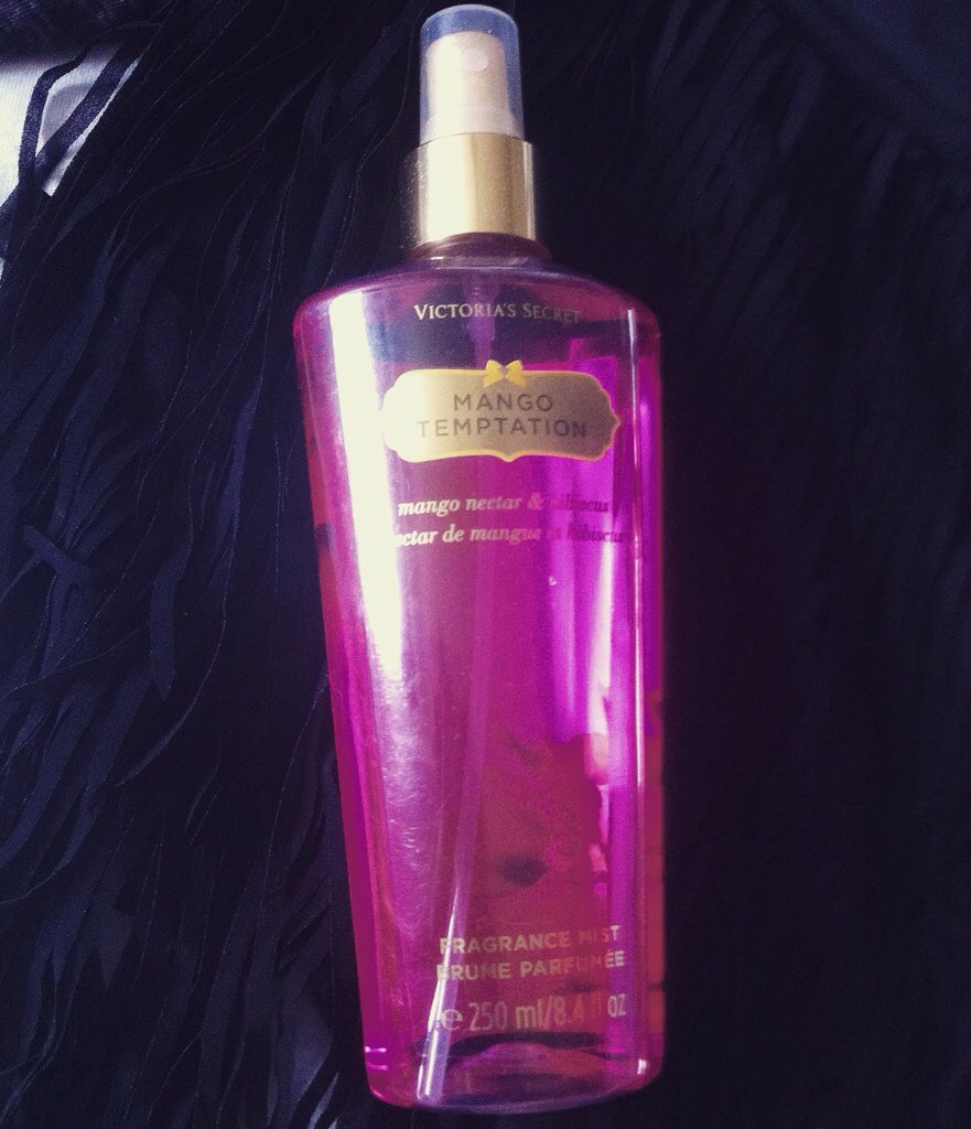 ViviiAmann's tweet photo. #Victoriassecret #mangotemptation #bodyspray ❤️ https://t.co/FvlkFBBc9x