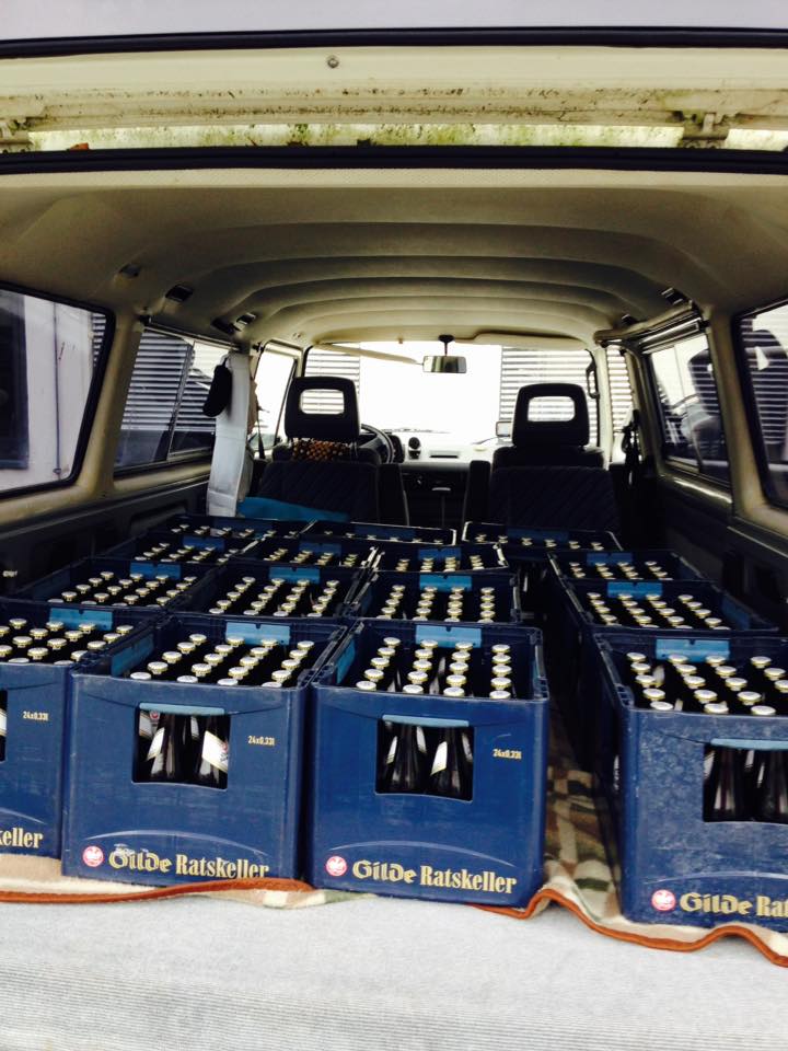FuckupNight_Han's tweet photo. Das Bier ist da :) Wir freuen uns auf morgen! Paar Tickets gibt es auch noch https://t.co/Z1JffljEDu https://t.co/jx95YASk8S