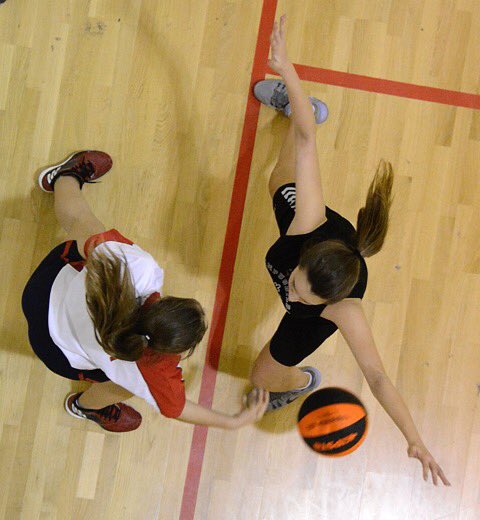 Adarbegi74's tweet photo. 2° día del campus de baloncesto  de Sasha en la @Resi_Fadura con @GetxoSaski @GetxoKirolak @SanNikoSaski @sanikost https://t.co/2ZawIOCUFA