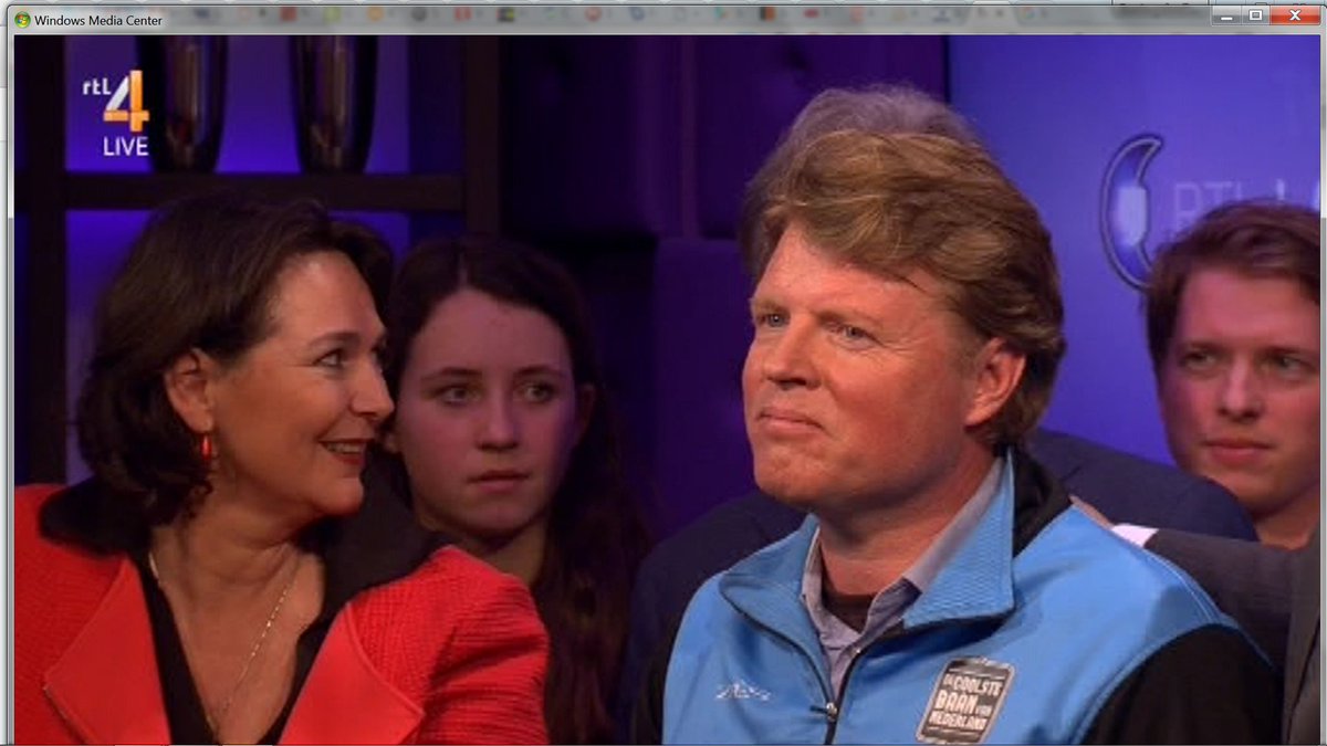 Arme <a href="/Hoks/">René Hoksbergen</a> , altijd bescheiden op de achtergrond, ook bij #RTLLN als het over #twedding gaat :-)