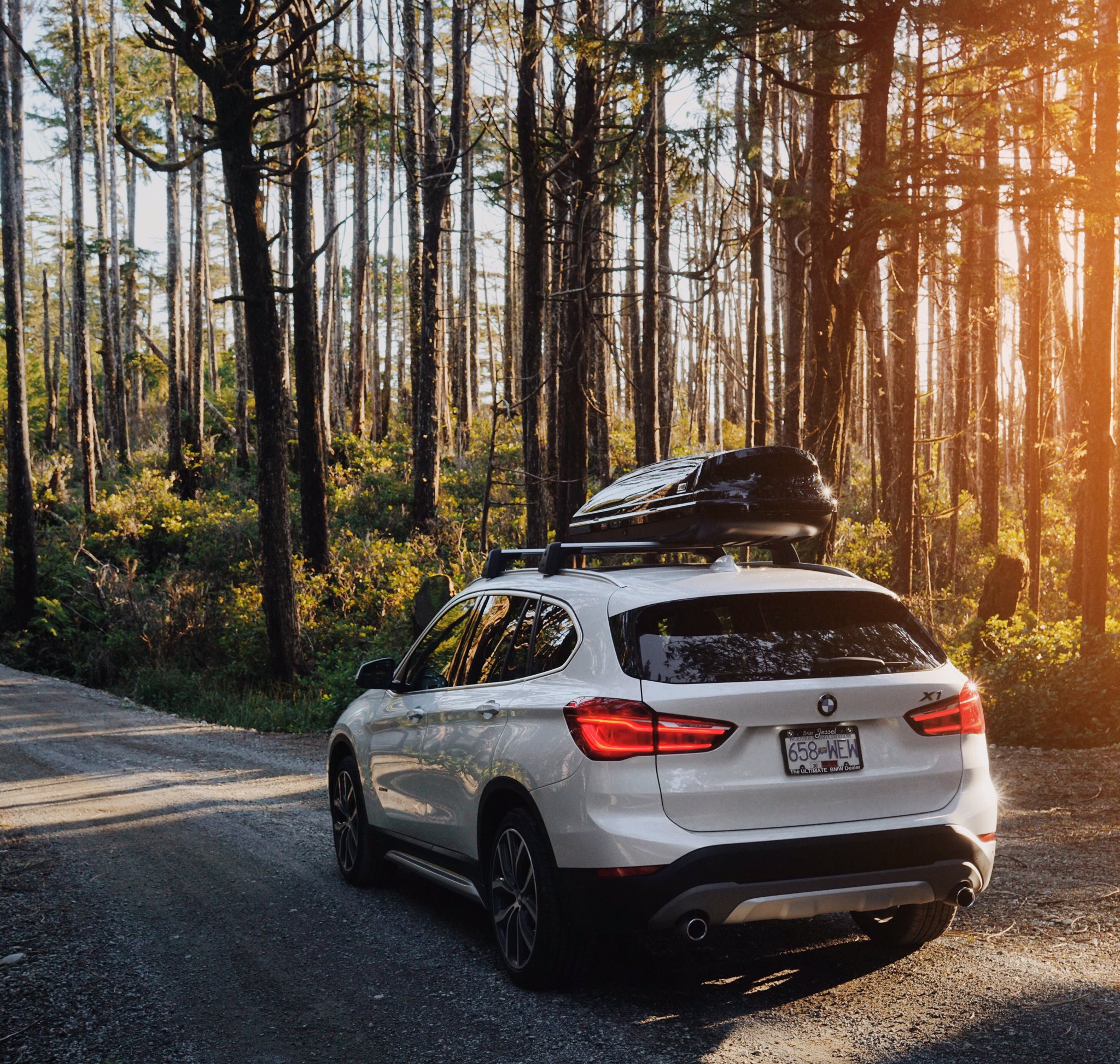 Treated to some beautiful weather while exploring dirt roads in Ucluelet, BC with the @bmwcanada #X1. https://t.co/2cq72I0Aat