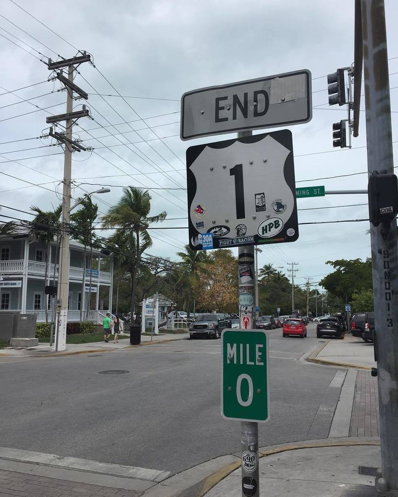 mrdanielgross's tweet image. The end of the road. #milezero #goodtimes #florida #us1 #usroute1 #route1 #keywest #keys #… ift.tt/1XIkcST