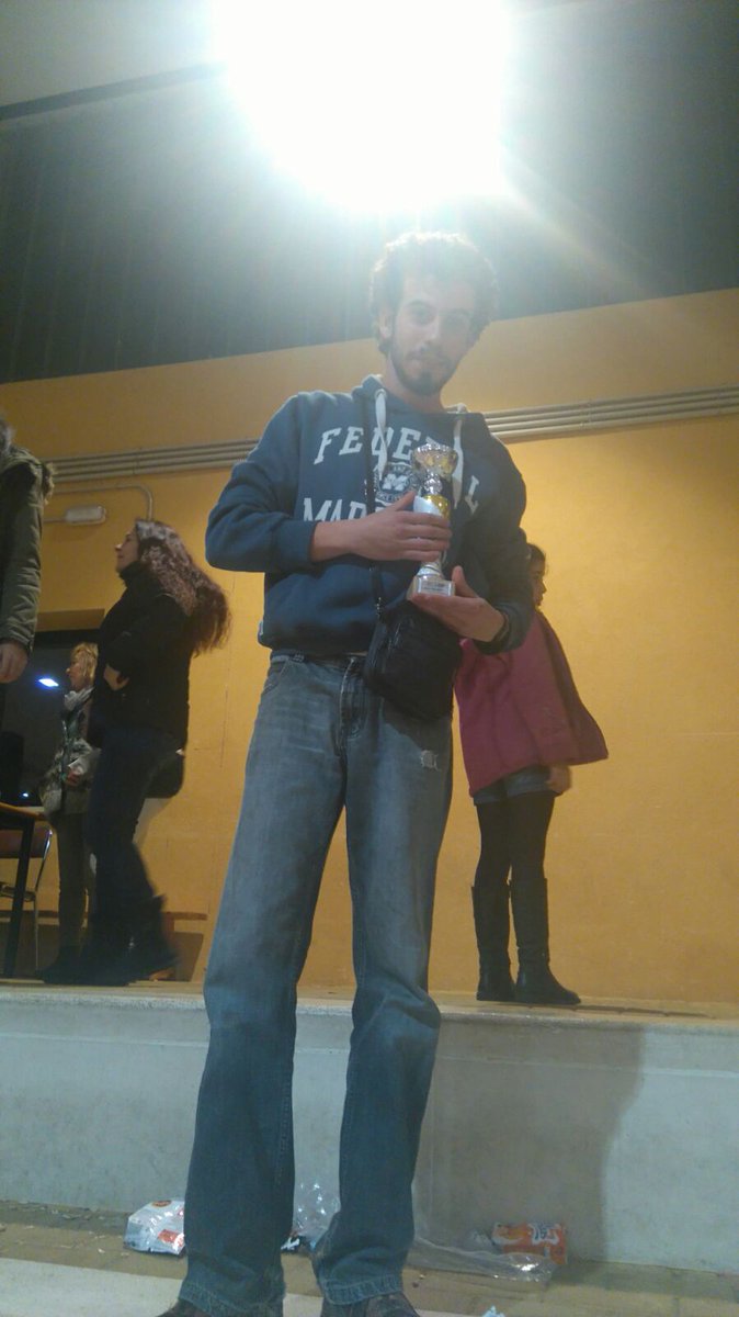 123_UDR's tweet photo. Noticia de ultima hora nuestro mister esta casi recuperado de la LIERNA podrá asistir ala fiesta d la UDR #ANIMO https://t.co/2xje0prdI6