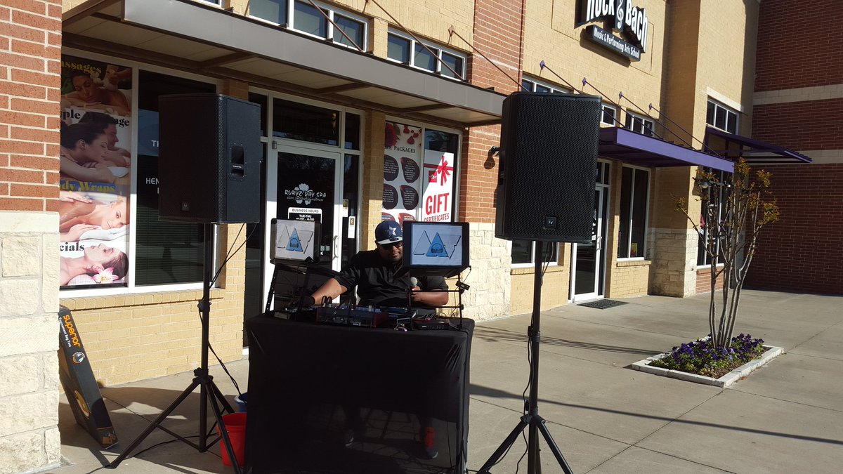 The DJ is here! Come out to <a href="/iCream_Frisco/">iCream</a> and help us raise money for <a href="/GKTWVillage/">Give Kids The World</a> ! <a href="/CA_Frisco/">CA Frisco</a> <a href="/CheerAthletics/">Cheer Athletics</a>