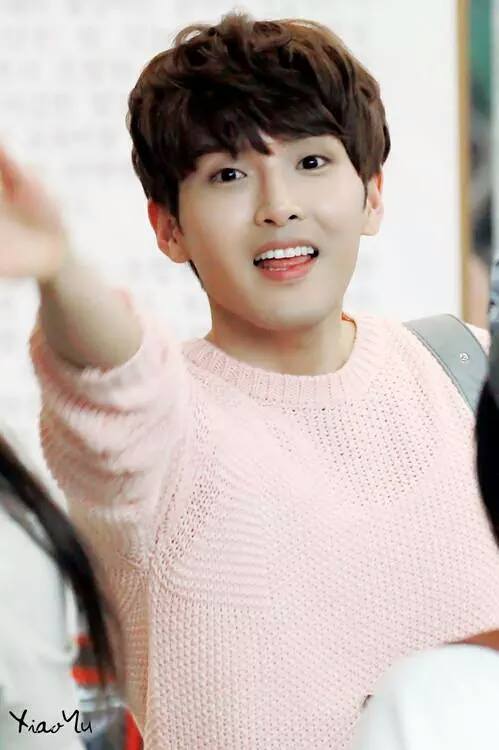 RyeowookTURKEY's tweet photo. [INFO] SUPER JUNIOR’s RYEOWOOK begins his military service on Jun 14

Cr. SMTOWNGLOBAL 
ByeoL

^^ Foto Temsilidir https://t.co/Mq151v5QFv