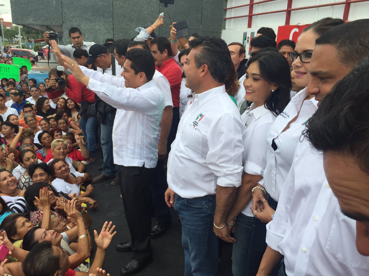 Se registra Filiberto Martínez Méndez, como pre candidato a pdte municipal de Solidaridad. <a href="/MauricioGongora/">Mauricio Góngora</a>