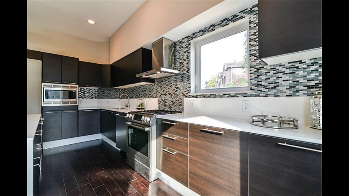 AgentAllenJames's tweet image. $499,900 custom contemporary house in #Montrose. Set up showing today #houstonrealestate #Houston #AgentAllenJames