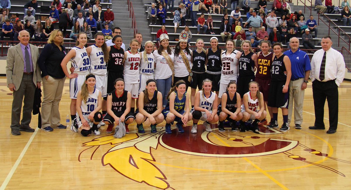 CSD_Girls_bball's tweet photo. One last picture!! All the players and coaches that participated in the West vs. Midwest Girl's All-Star game! 🏀 https://t.co/GA9Dw79iLw