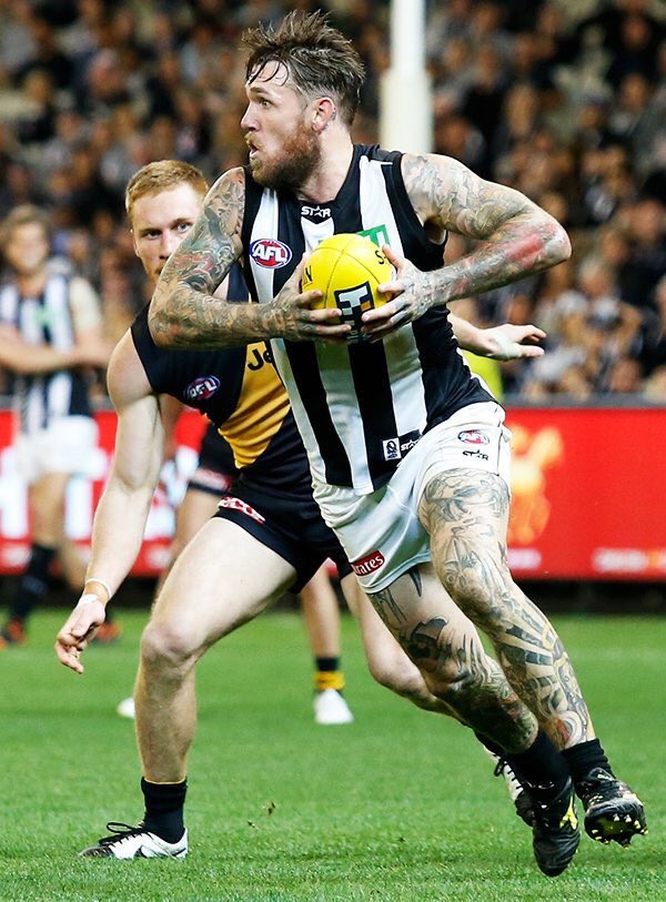 CollingwoodFC's tweet photo. No excuses for any bearded Magpies on Saturday. Big thanks to Chemist Warehouse for dropping off the shaving gifts! https://t.co/agpItUyDbW