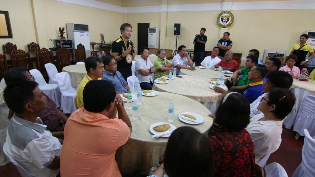 senatorjoelv's tweet photo. Having a great time &amp; fellowship w/ Gov Ryan &amp; 27 mayors of Ilocos Sur. They're all passionately supporting TESDAMAN https://t.co/sGnvaICF1s