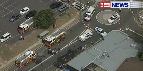 9NewsSyd's tweet photo. UPDATE: Emergency services at the scene of a police operation in Narrabeen. #9News https://t.co/dtGRwxEa1D