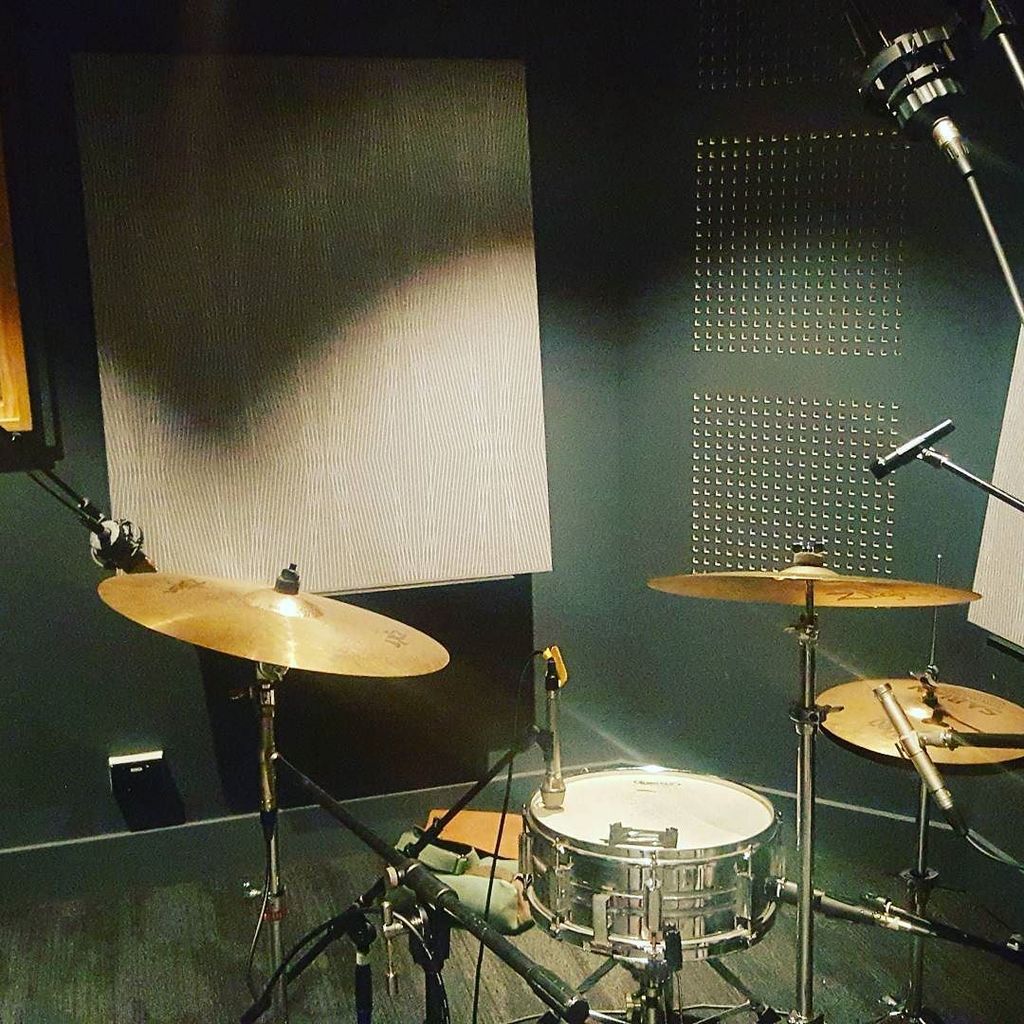PocariBand's tweet photo. #pocarisweat #tw #studiotime #drumrecording #somethingdiferent https://t.co/5VcCHFP64L