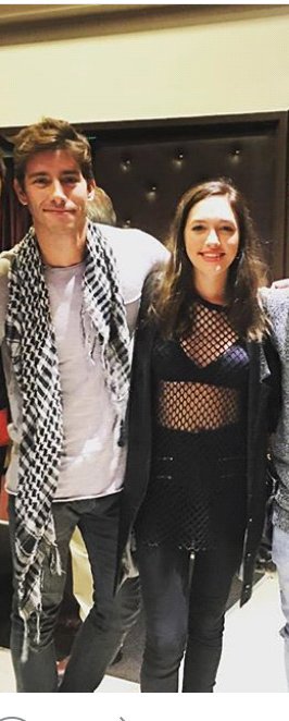 Milii_HS's tweet photo. En serio los amo! Fueron la primer pareja a la que shippeo (creo) 😍 #Vicande https://t.co/xeBbVIGORk