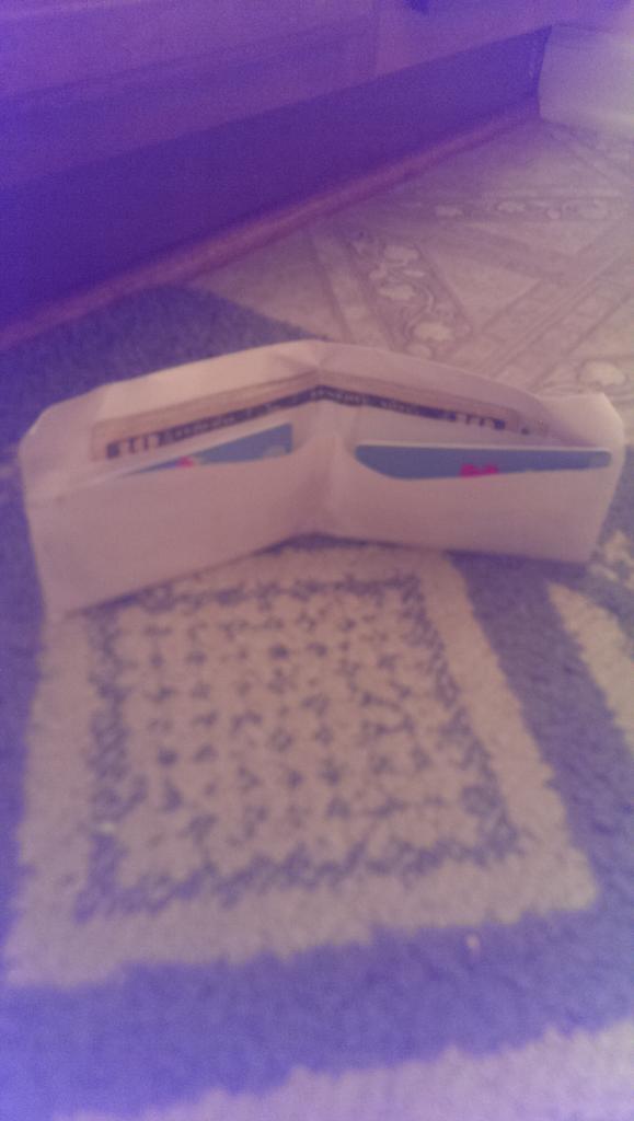 THEOCTOPUSARMY's tweet image. Paper wallet!                                               m.wikihow.com/Make-a-Paper-W…