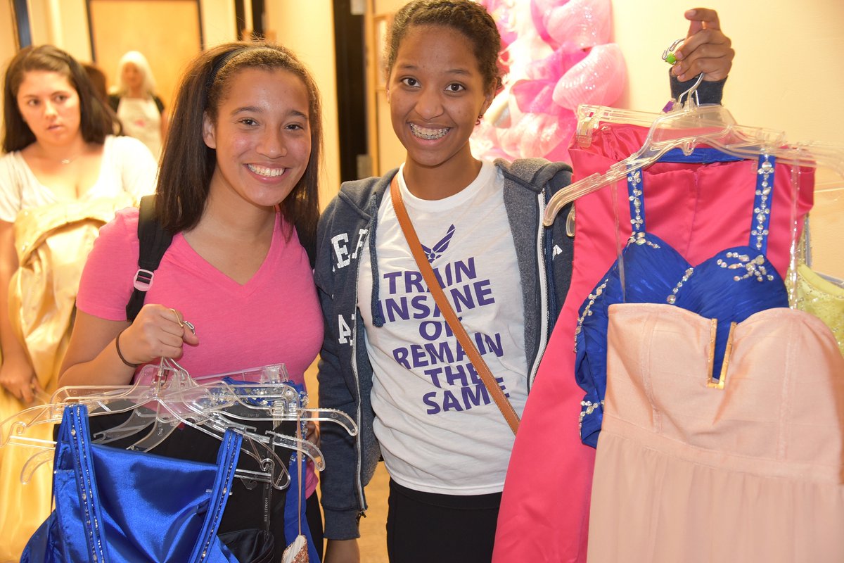 CatherineAnaya's tweet photo. How u can support #EVWL's @cinderellaffair - FREE #prom #dress giveaway 4 high school girls! @morningscramble, 8am! https://t.co/yrJduZOftK