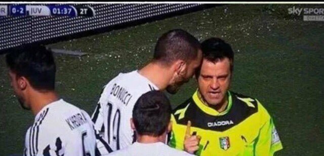 Daa_diii's tweet photo. Trova l'arbitro!#animali #juvemerda #ladri #TorinoJuve  @bonucci_leo19 #rizzoliunodiloro @juventusfc @juventusfcen https://t.co/TS2rS1g38m