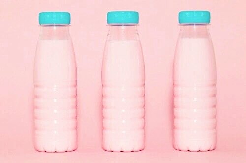 songhues's tweet photo. milk and cookies // melanie martinez https://t.co/j7E2NbyLM7
