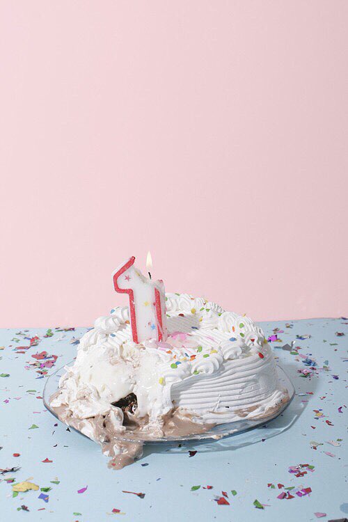 songhues's tweet photo. milk and cookies // melanie martinez https://t.co/j7E2NbyLM7