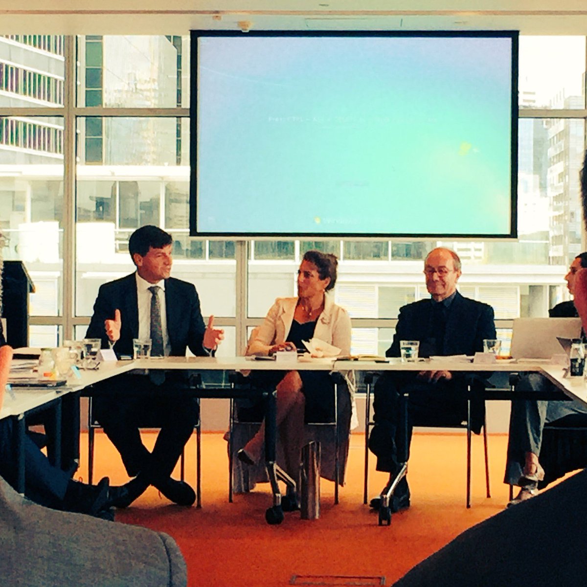 AngusTaylorMP's tweet photo. Telling ASBEC roundtable in north Sydney the cities agenda will be whole of government task #CitesBigandSmall #asbec https://t.co/hxHOSWOchA