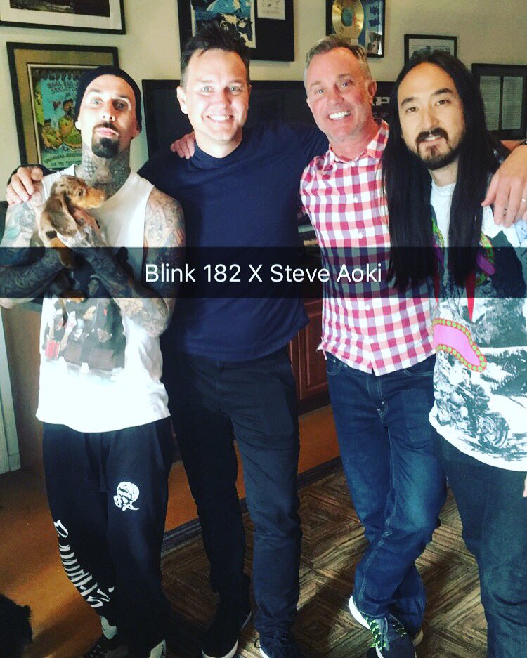 In the Studio Big things coming... @travisbarker @markhoppus @blink182 @JohnFeldy @liluziaoki #neonfutureIII https://t.co/jUt64UVaLB