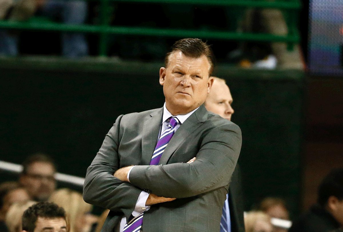 SportsCenter's tweet photo. THIS JUST IN: Oklahoma State is expected to hire Stephen F. Austin coach Brad Underwood. (via @GoodmanESPN) https://t.co/egQ0ApQzoO