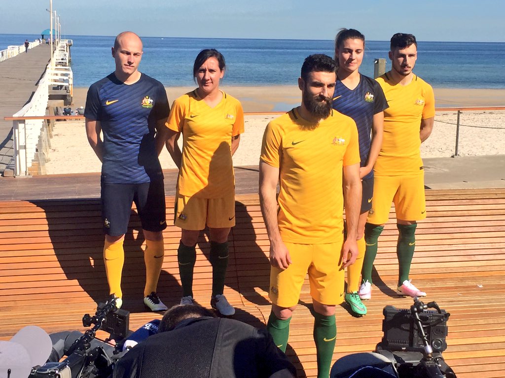 AlissaSmithTV's tweet photo. The @Socceroos &amp; the @TheMatildas show off their new kit. #SocceroosThreads @TenNewsADEL https://t.co/RRtTo4KyyH