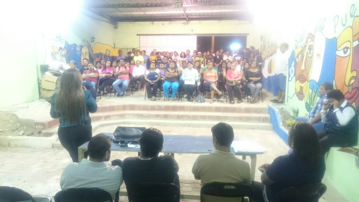 RCMPlayas's tweet photo. Dir. Cant. @MiriamLucas_35 Tratando sobre las #Reformas y beneficios para la nación. @MashiRafael @apguayas @35PAIS https://t.co/vVBTq6IBTA