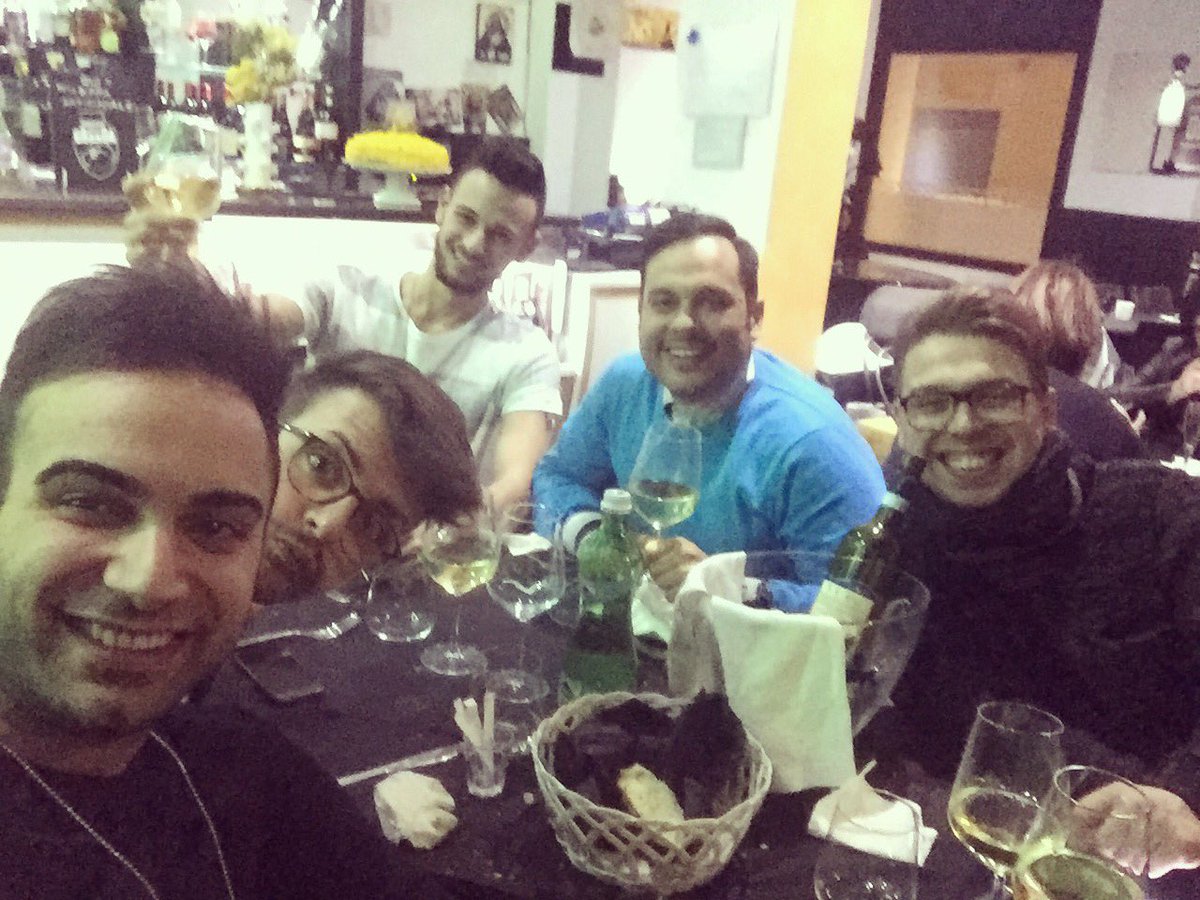 simonefonte's tweet image. #dinner #friends #blessing