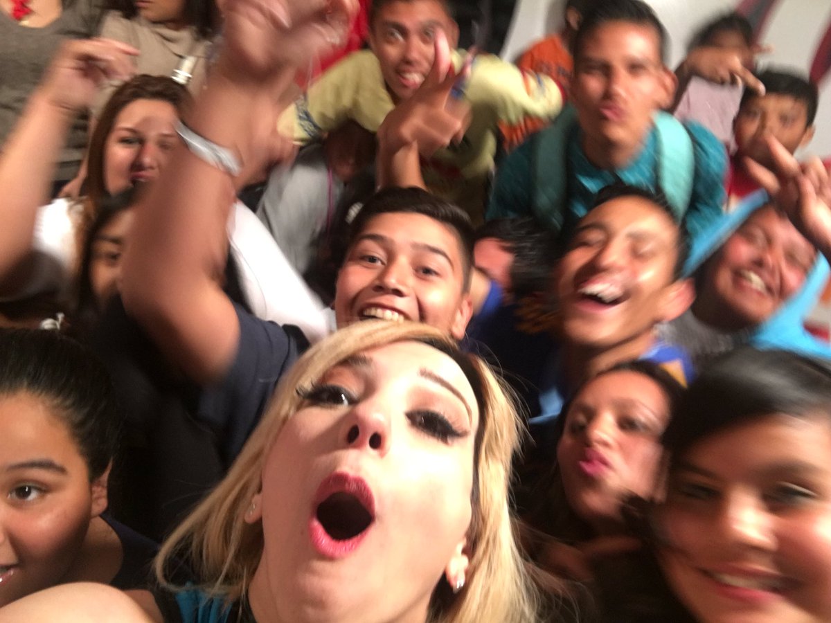 JazminconJ's tweet photo. Locooooos los adoro de Tampico, Reynosa y Monterrey ❤️💙 https://t.co/2mBcHk3q1z