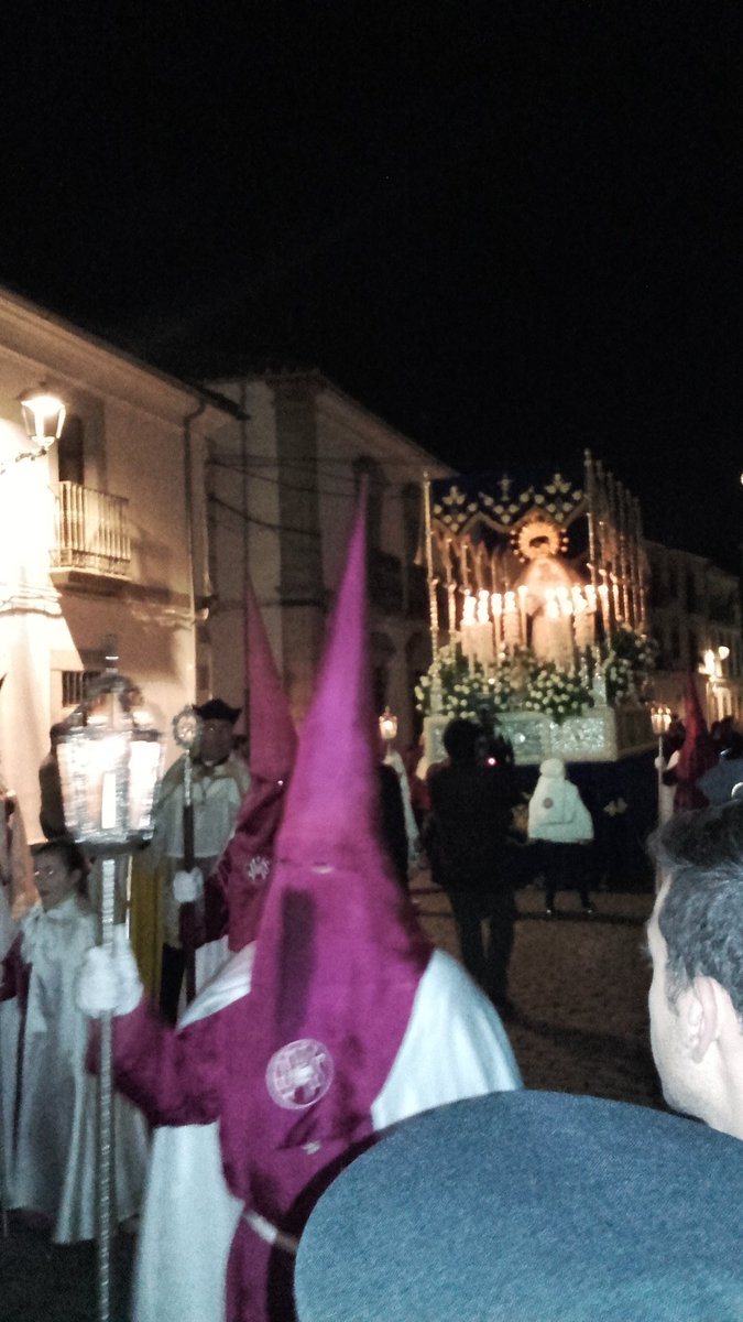 AmNazarenoVva's tweet photo. Damos por finalizada la estación de penitencia en Villanueva de Córdoba tras Jesús Cautivo https://t.co/qQMsGlaA9Z