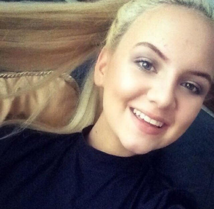 WeSupport_JB's tweet photo. She didn't get to meet Justin but we can get @Justinbieber to notice her! #jbforjodie RT to spread the word. https://t.co/oTihJKlPQN