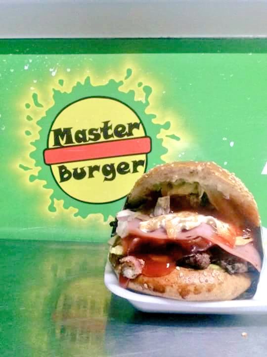 hiramrueda's tweet photo. Que tal su día #Sábado nada como disfrutar en @MasterBurger1 y #Mastermovil una rica #Hamburguesa en #Oaxaca https://t.co/wafVmZPSlv