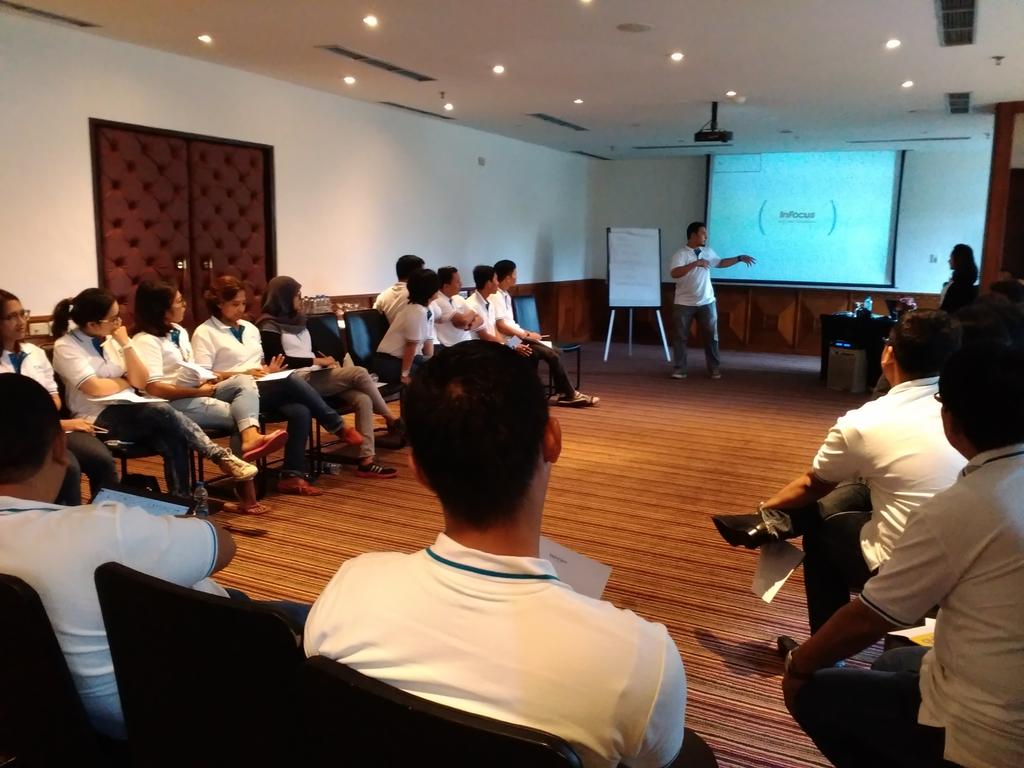 SNVIndonesia's tweet photo. #SNVIndonesia team building, refocus our 2016 strategy.We've done great  jobs in 3 years, aims to give more impact https://t.co/zbWoMdveDr