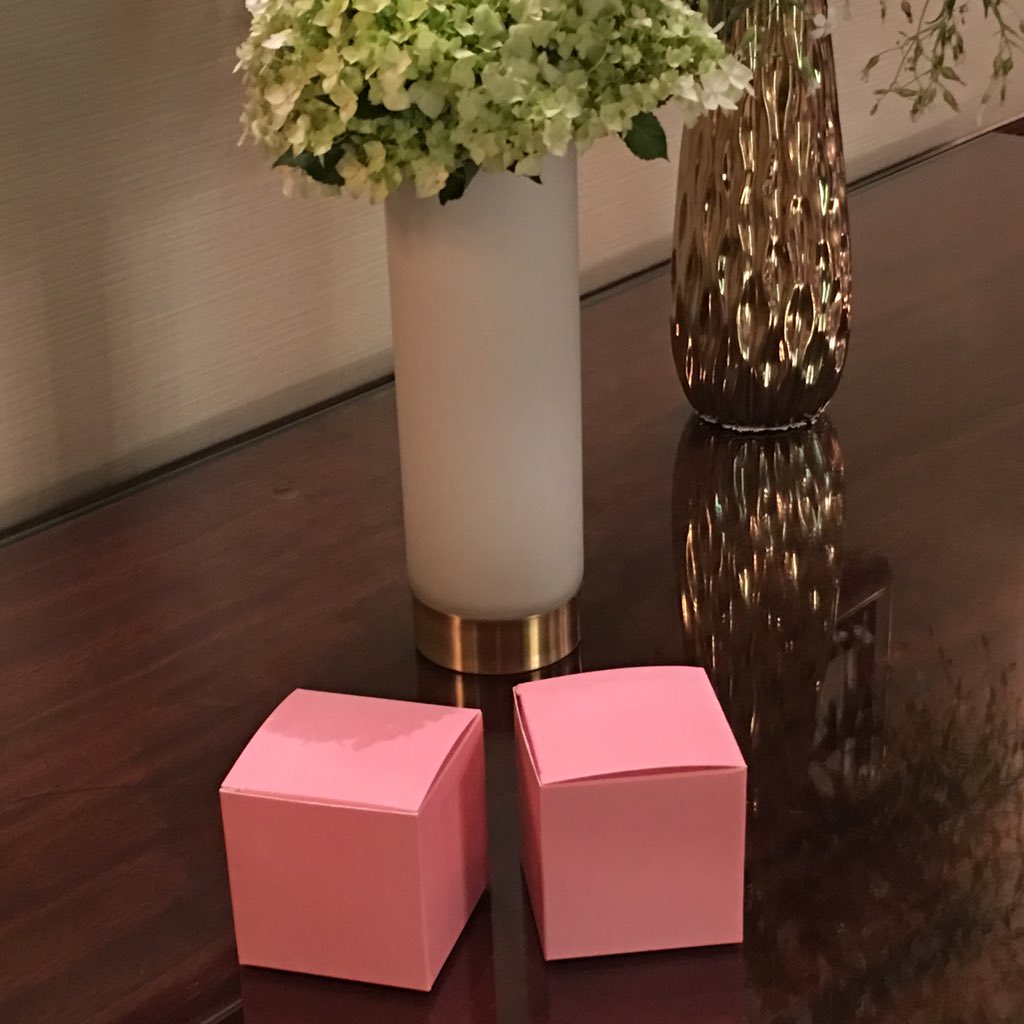 KatherineLiola's tweet image. My late work night noticed by staff at @RitzCarlton Entyse-2 comp cupcakes to take home to my kiddos #wow #repeatbiz