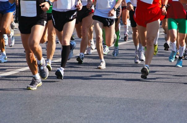 greatist's tweet image. How Do I Recover from a Marathon? bit.ly/1i89XGQ #marathon #tips