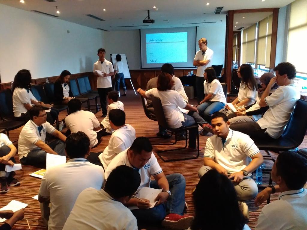 SNVIndonesia's tweet photo. Fun activities as we're discusing about advocacy. Graet involvement from all team members. https://t.co/nzUcIZT6yB