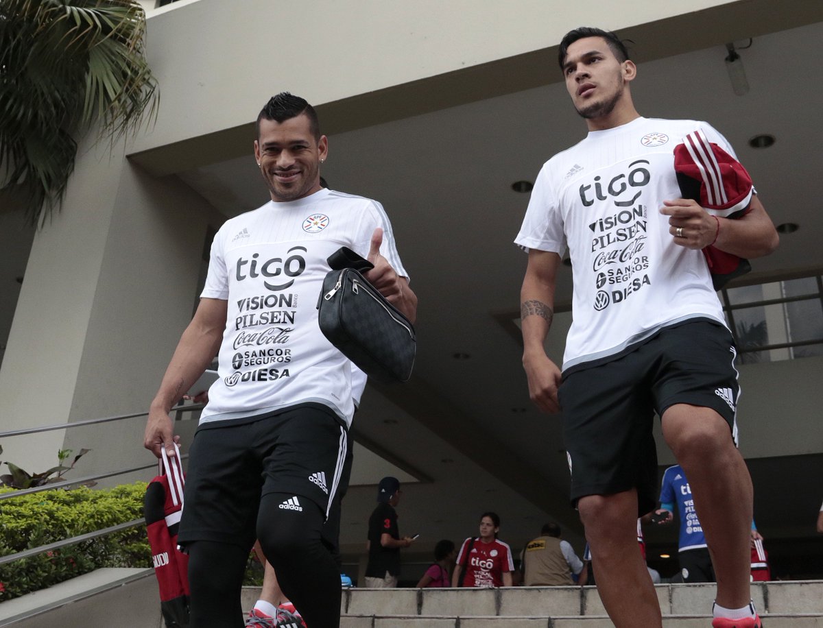 Albirroja's tweet photo. #Eliminatorias ¡1era. práctica de la #Albirroja en Guayaquil! 20 jugadores se movilizaron hoy en @BarcelonaSCweb 🇵🇾⚽ https://t.co/be4JMUMdp9
