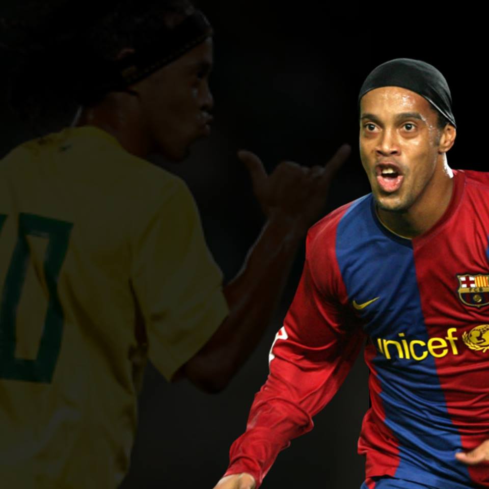 InvictosSomos's tweet photo. Cumpleaños de uno de los mejores futbolistas de todos los tiempos. Magia y fantasía. ¡Felices 36, @10Ronaldinho! https://t.co/KD17QBgvIN