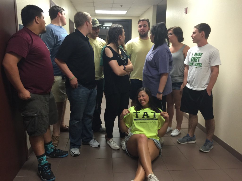 TSUDeltaChi's tweet photo. Had fun working TAT with @TSUDeltaZeta last week! #gohometat #service https://t.co/Pbd2Ss3xyG
