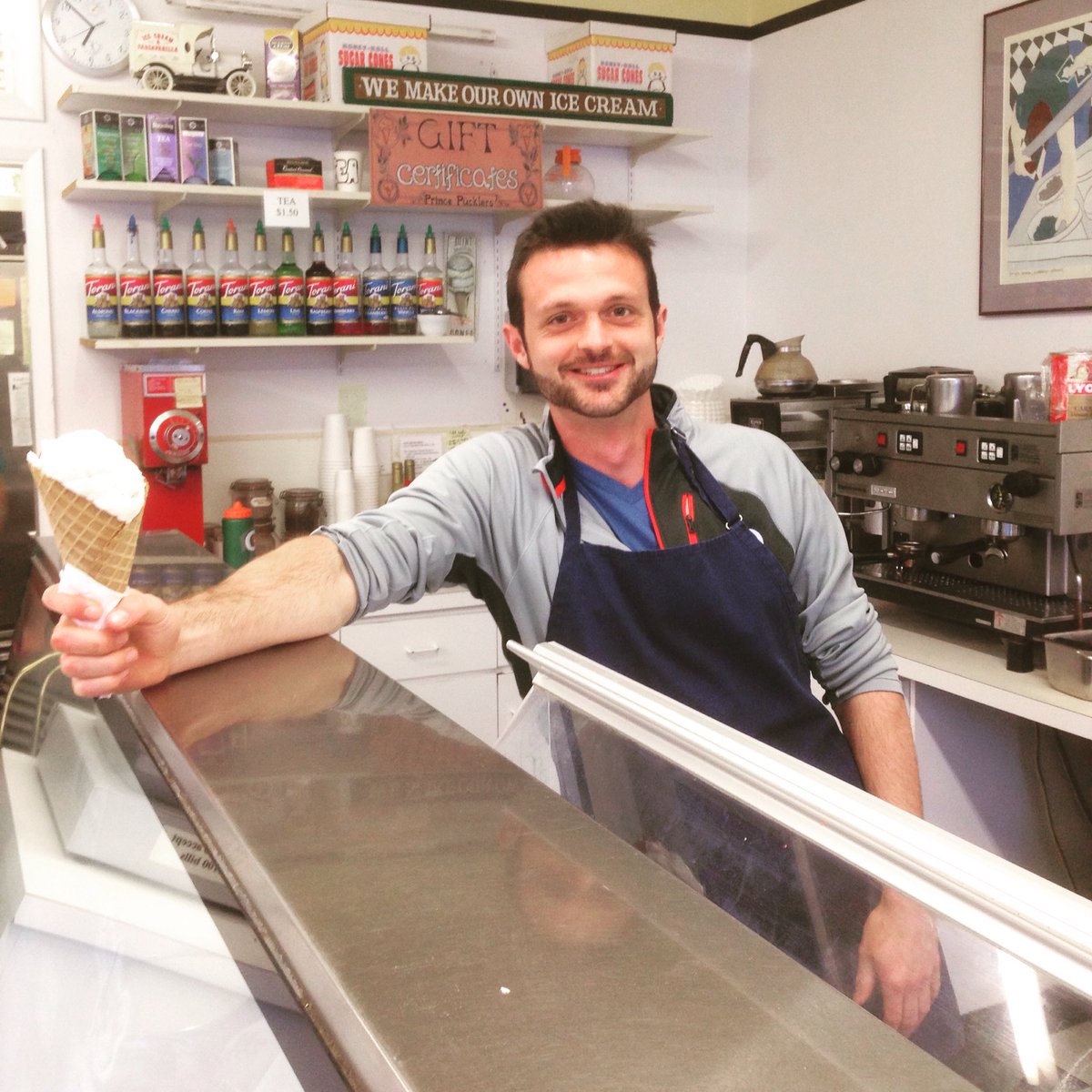 PrincePucklers's tweet photo. Mike is here serving up scoops until 11 pm, come say hello! #HappySpring #EugeneOregon #IceCream https://t.co/o6wblfqzpp