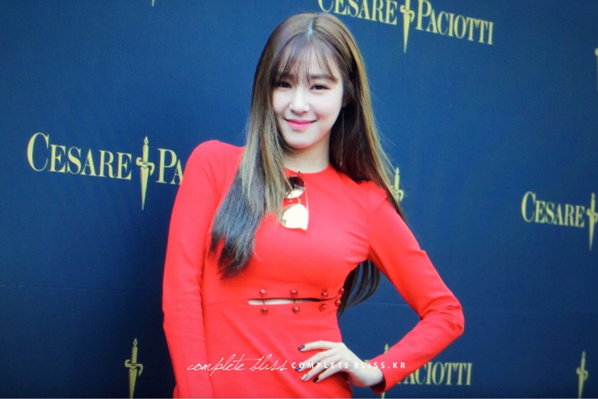 [PIC][22-03-2016]Tiffany tham dự sự kiện khai trương chi nhánh Seoul của thương hiệu "CESARE PACIOTTI" vào sáng nay CeHxyNJUEAEmm-U