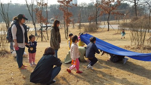 숲과 공원은 우리에게 쉼과 배움, 더불어 살아가는 다양성의 지혜를 알려줍니다.  따뜻한 햇살이 비추는 봄 날 광교호수공원으로 놀러오세요!   gglakepark.or.kr  #광교호수공원