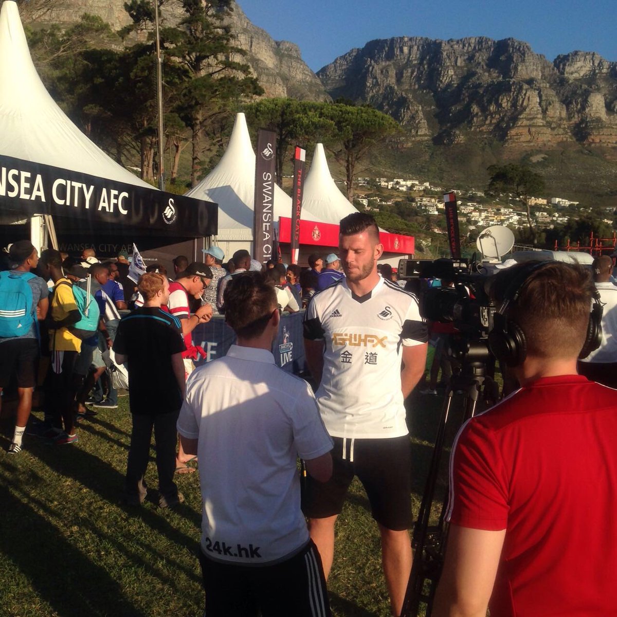 Been too long since donning the <a href="/SwansOfficial/">Swansea City AFC</a> shirt! #swansontour #jackarmy #swansinafrica #onceajack #BPLLIVE