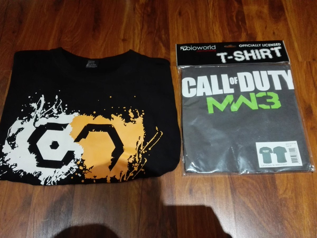 DaddyTiano's tweet photo. A successful weekend 4 #CoDZA, giveaway inbound: Energy eSports &amp; MW3 shirts! RT &amp; follow 2 enter! Winner drawn 28/3 https://t.co/BycLlUvILs