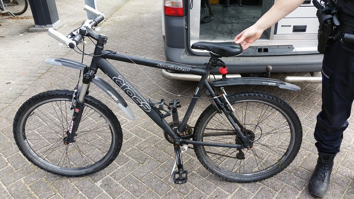 WA_Teylingen's tweet photo. Een fietsendief is vanmorgen 9u aangehouden Bloemenschans  #Voorhout  op deze fiets. Wie is eigenaar? https://t.co/6JgNx1FSvh