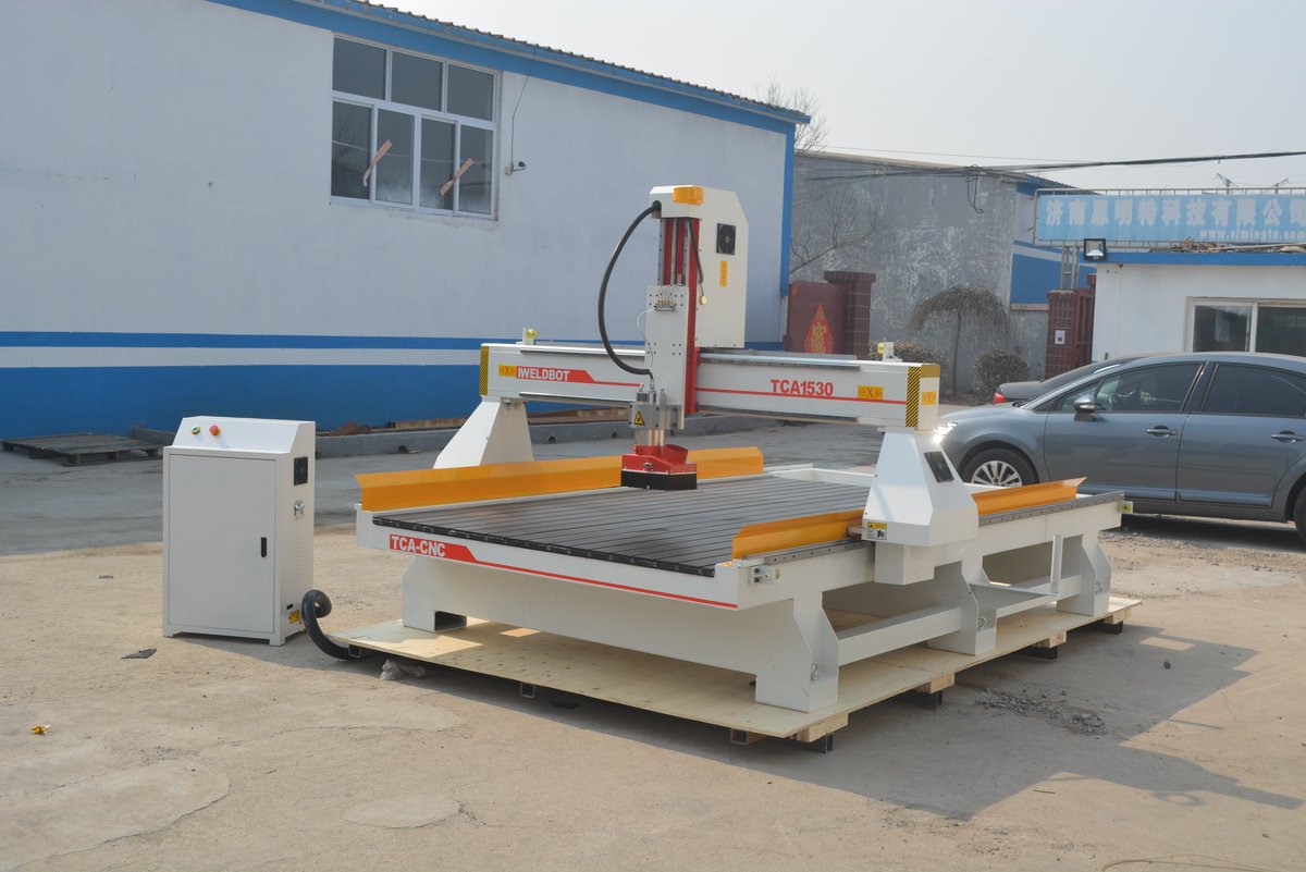 elecncrouter's tweet image. This machine is customized by the Thailand customer, the machine working size is 1500*3000*500mm, heavy duty
