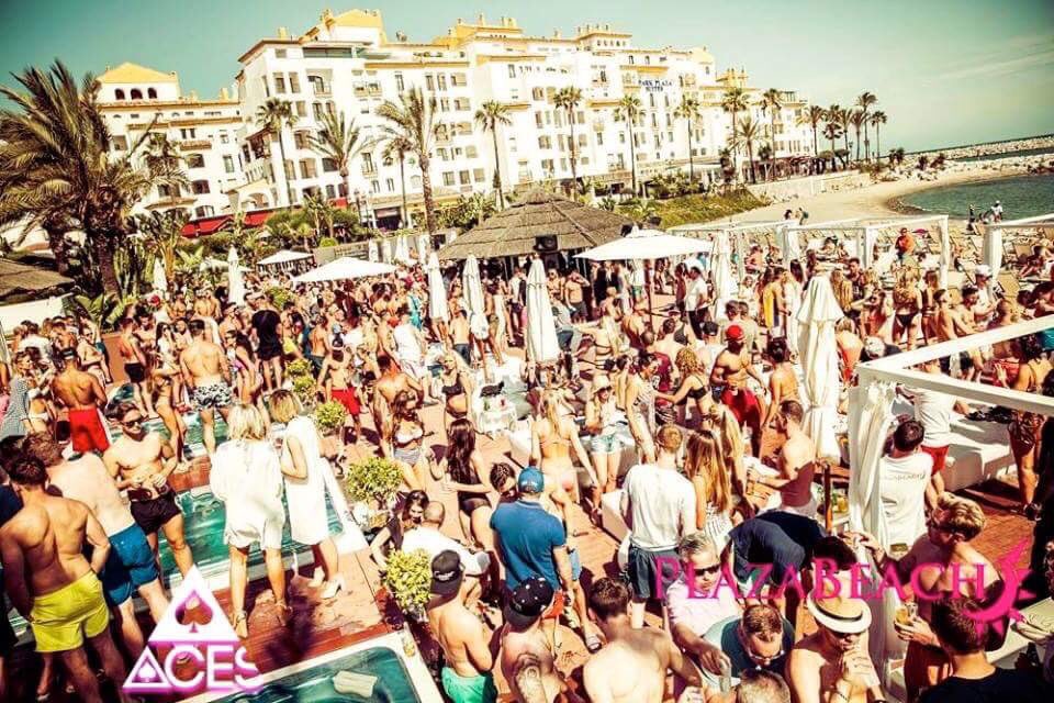 ACESevents's tweet photo. Jacuzzi Cabana's sold out ✖️

Cabana's sold out ✖️

VIP Deck's sold out ✖️

Deck Bed's 10 left ✔️

ACES May 28th 🎉🔥💃 https://t.co/LnbPykE3g0